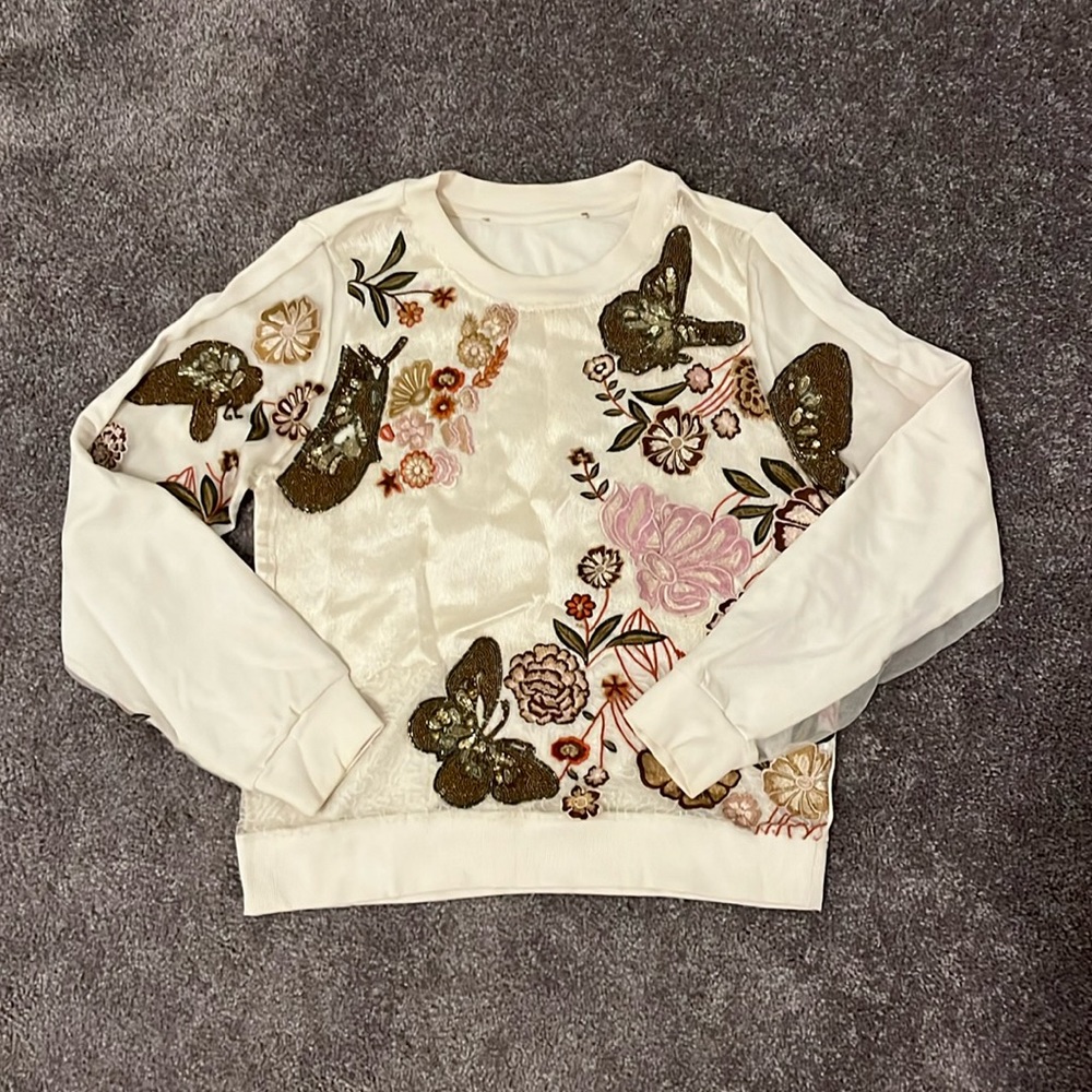 Vintage Women Ornate Floral Sweater